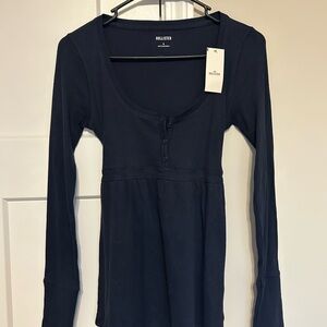 Hollister Women's Dark Blue Long Sleeve Tee